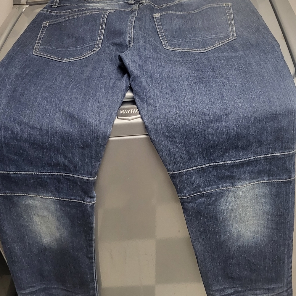 Jeans - Picture 2 of 2